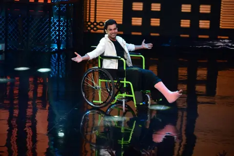 Rajkummar Rao is all SMILES on the stage