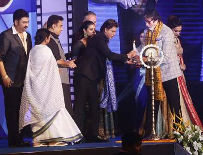 Big B, Shah Rukh & Kajol lights the lamp