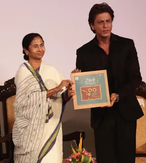 Shah Rukh with Mamta Banerjee Ji