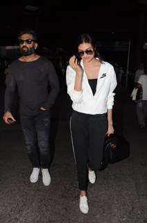 Rani Mukerji - Sunil & Athiya Shetty at the Airport