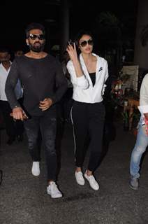 Rani Mukerji - Sunil & Athiya Shetty at the Airport