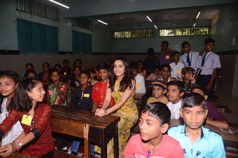 Shraddha Kapoor attends the class with the kids