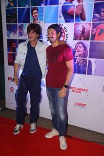 Shah Rukh with Farhan Akhtar