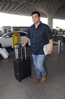 Karan Johar, Alia Bhatt and others spotted at the airport.