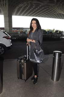 Karan Johar, Alia Bhatt and others spotted at the airport.