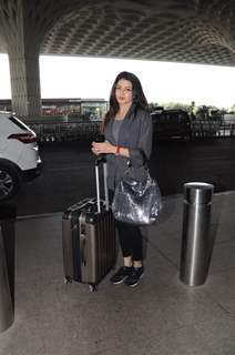 Karan Johar, Alia Bhatt and others spotted at the airport.