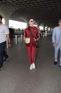 Karan Johar, Alia Bhatt and others spotted at the airport.