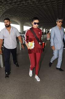 Karan Johar, Alia Bhatt and others spotted at the airport.