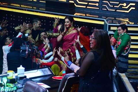 Rekha on the sets of Super Dance 2