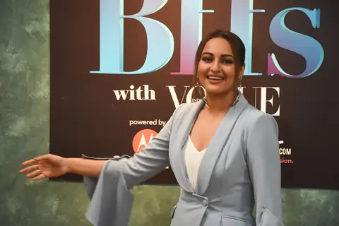 colours infinity bff's with vogue