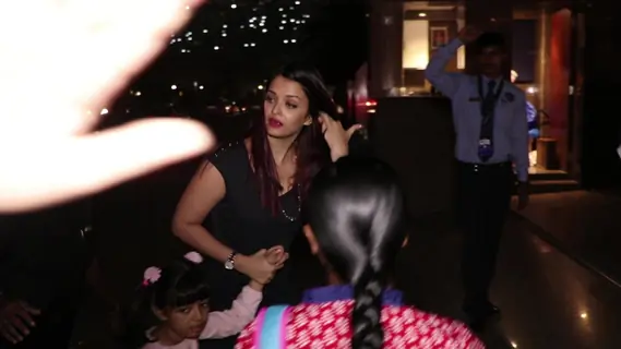 Aishwarya and Aardhya are in no MOOD to pose