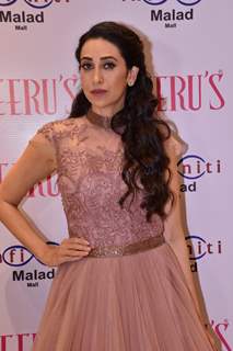 Karisma Kapoor's delightful appearance at a mall