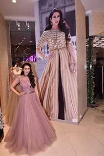 Karisma Kapoor's delightful appearance at a mall