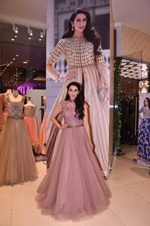 Karisma Kapoor's delightful appearance at a mall