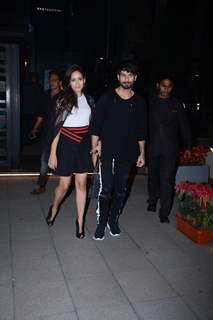 Mira Rajput walks hand-in-hand with husband Shahid Kapoor