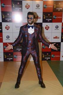 Ranveer Singh slaying at Zee Cine Awards
