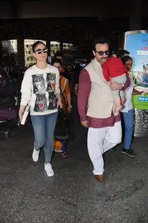 Saif and Kareena with baby Taimur return to Mumbai