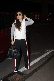 Saif - Kareena leave for their annual holidays