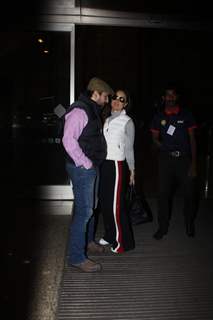 Saif - Kareena leave for their annual holidays