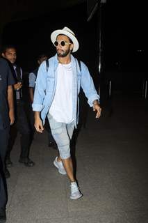 Ranveer's quirky glasses and hat always impress us