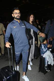 Virat - Anushka on their way to South Africa