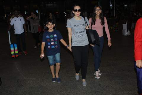 Tiger - Disha, Sidharth and Karisma with family return from holidays