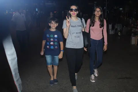 Tiger - Disha, Sidharth and Karisma with family return from holidays
