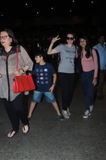 Tiger - Disha, Sidharth and Karisma with family return from holidays