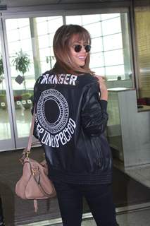 Esha Gupta's jacket is uber cool