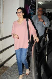 Ishaan Khattar's movie date with Jahnavi's parents