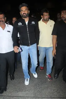 Sanjay Dutt - Sunil Shetty at Airport