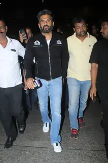 Sanjay Dutt - Sunil Shetty at Airport