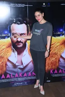 Kareena - Saif, Soha - Kunal at Kaalakaandi screening