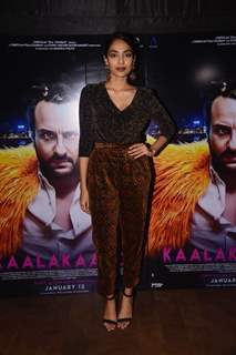 Kareena - Saif, Soha - Kunal at Kaalakaandi screening