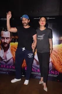 Kareena - Saif, Soha - Kunal at Kaalakaandi screening