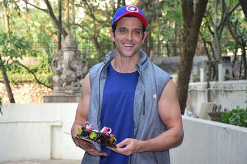 The charming Hrithik Roshan celebrates his Birthday with the media