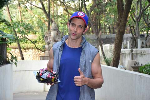 The charming Hrithik Roshan celebrates his Birthday with the media