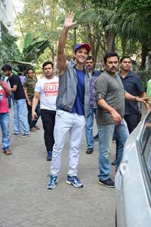 The charming Hrithik Roshan celebrates his Birthday with the media