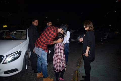 Ranbir Kapoor dines with his family