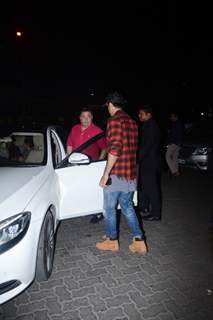 Ranbir Kapoor dines with his family