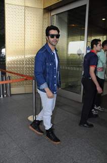 Varun Dhawan and Kareena Kapoor snapped in the city