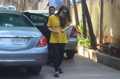 Varun Dhawan and Kareena Kapoor snapped in the city