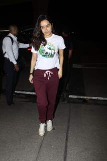 Airport Spotting: Deepika Padukone and Shraddha Kapoor