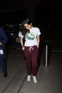 Airport Spotting: Deepika Padukone and Shraddha Kapoor