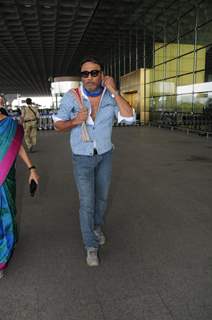 Kareena Kapoor, Kriti Sanon and Jackie Shroff at Airport