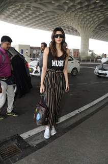 Kareena Kapoor, Kriti Sanon and Jackie Shroff at Airport