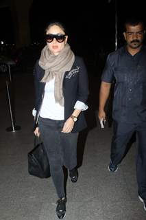 Kareena Kapoor, Kriti Sanon and Jackie Shroff at Airport