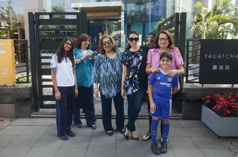 Karisma Kapoor's lunch with Family