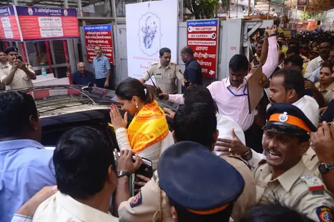 Deepika Padukone at Siddhivinayak Mandir