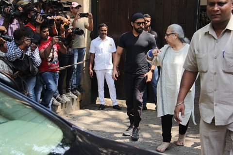 Bollywood Celeb's pay their condolences to the Kapoor Family